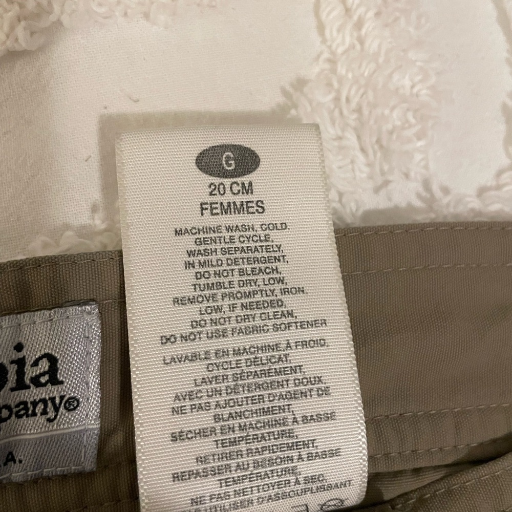 Women’s Columbia Cargo Shorts - Picture 3 of 6